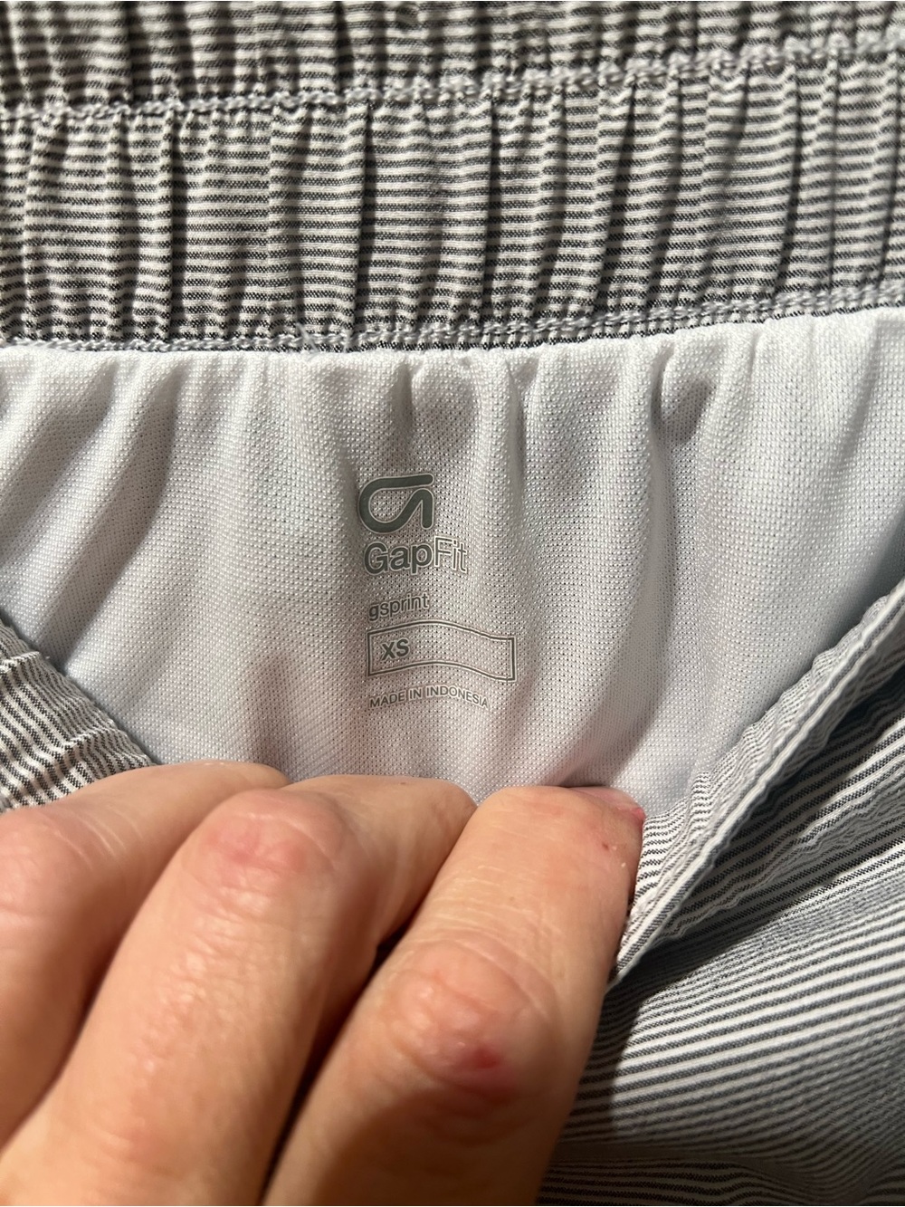 GAP Striped Elastic-Waist Women’s Athletic Shorts – Gray - Picture 3 of 3